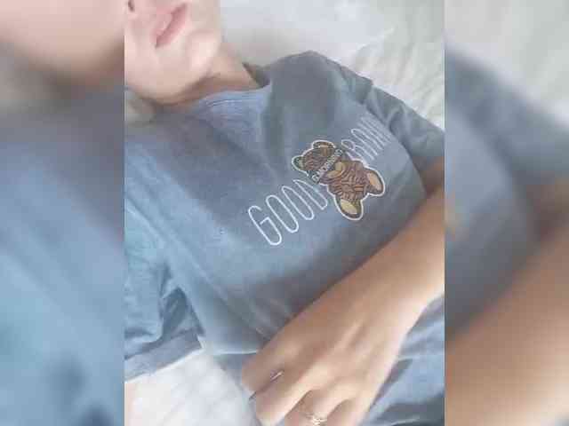 NinonDePeace webcam