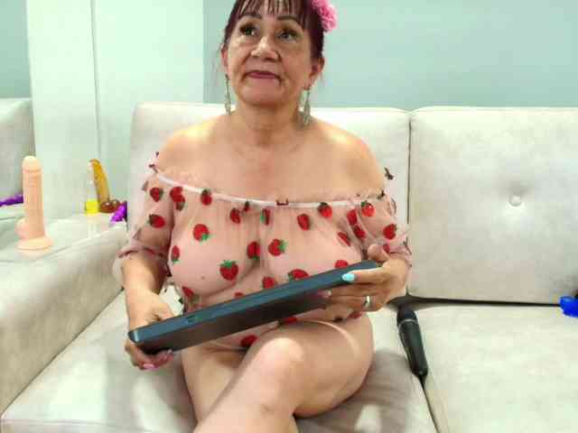 Savannahh Live Webcam on BongaCams