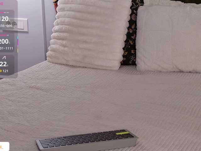 EvieRosie's BongaCams show and profile