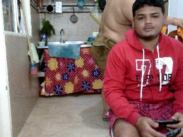 le modèle curiousnasty est en webcam porno dans un show sur le site bongacams, il possède les tags suivants: Latino/Hispanic,Brunette,Trimmed