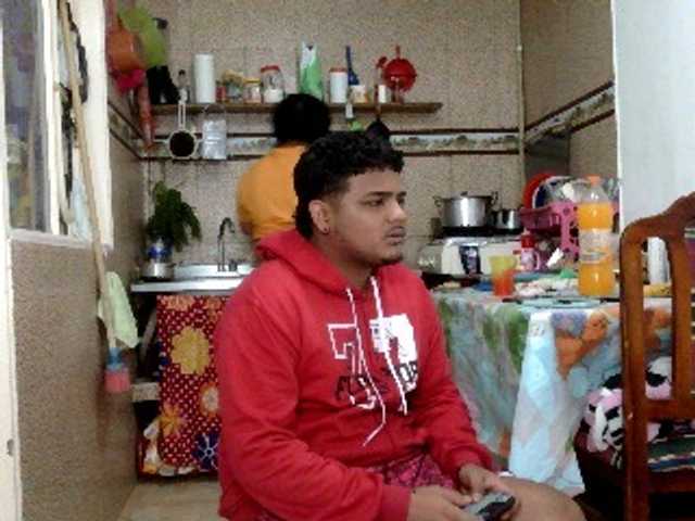 le modèle curiousnasty est en webcam porno dans un show sur le site bongacams, il possède les tags suivants: Latino/Hispanic,Brunette,Trimmed