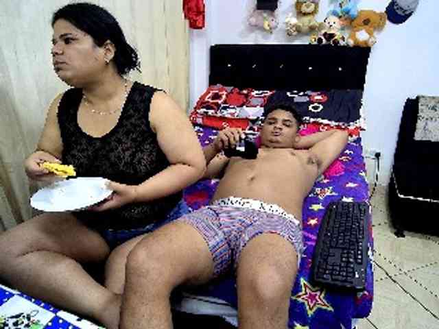 live amateur sex Curiousnasty