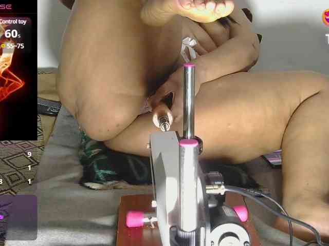 DominantFatWoman webcam