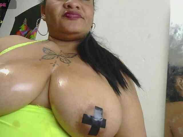 DominantFatWoman webcam