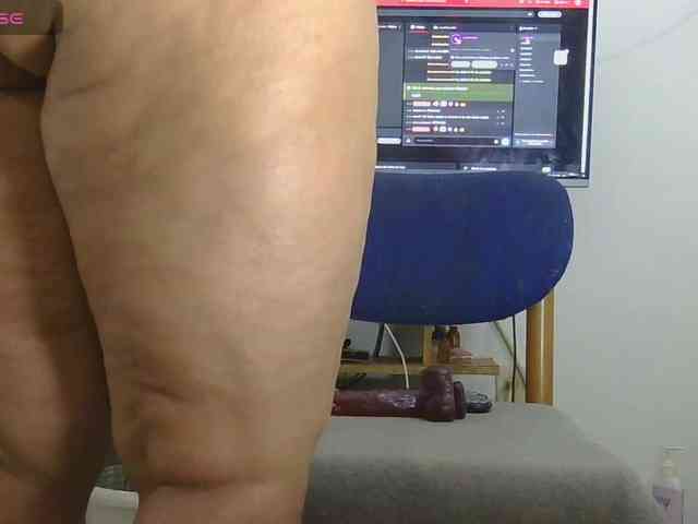 DominantFatWoman webcam