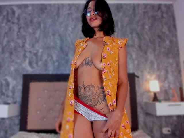 Julikim Live Webcam on BongaCams Julikim Live Webcam on BongaCams