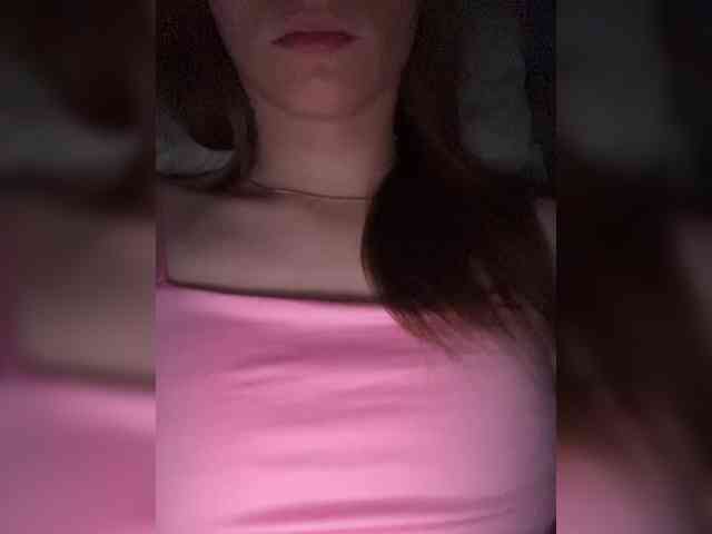 Kira5687 webcam