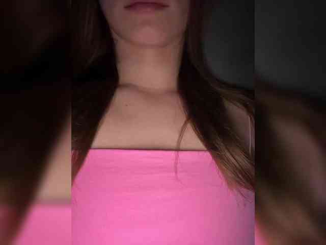 Kira5687 webcam