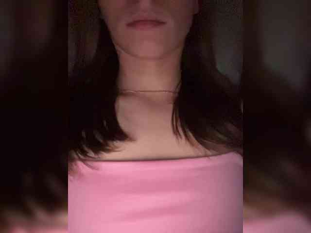 Kira5687 webcam