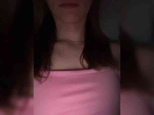 Kira5687 webcam