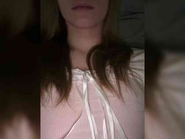 Kira5687 webcam