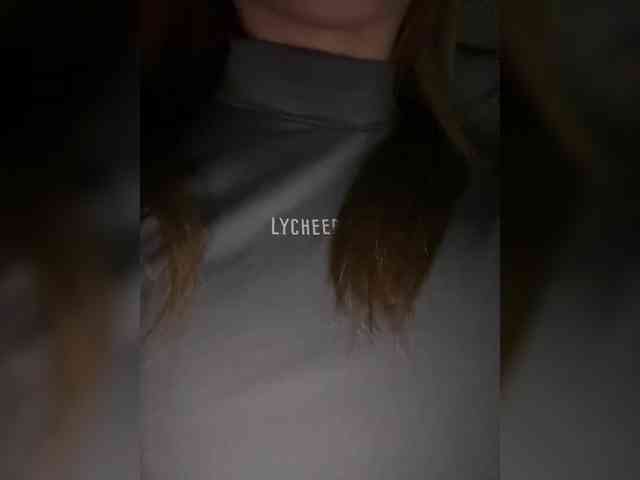 Kira5687 webcam