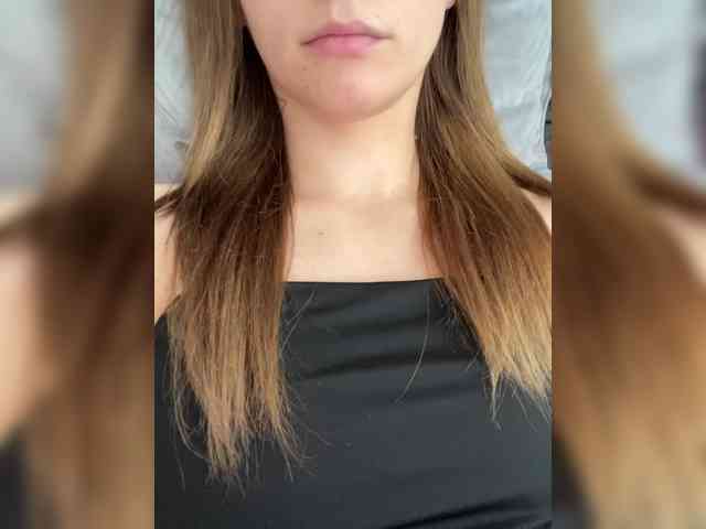 Kira5687 webcam