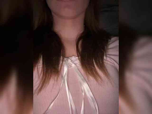 Kira5687 webcam