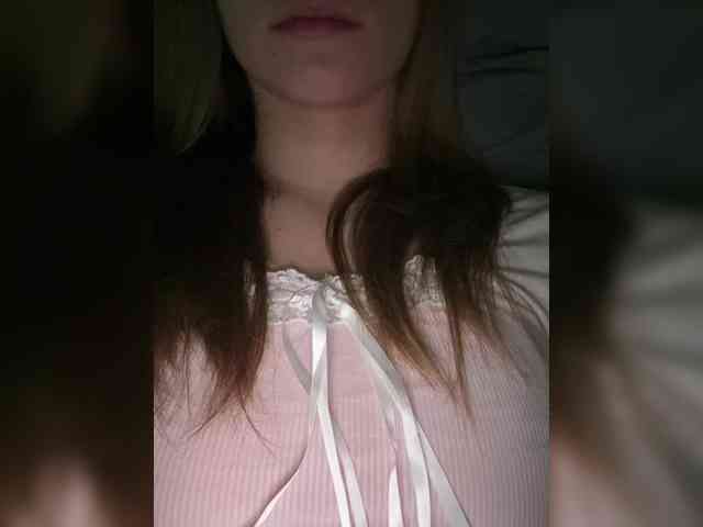 Kira5687 webcam