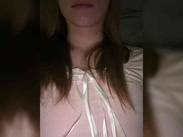 Kira5687 webcam