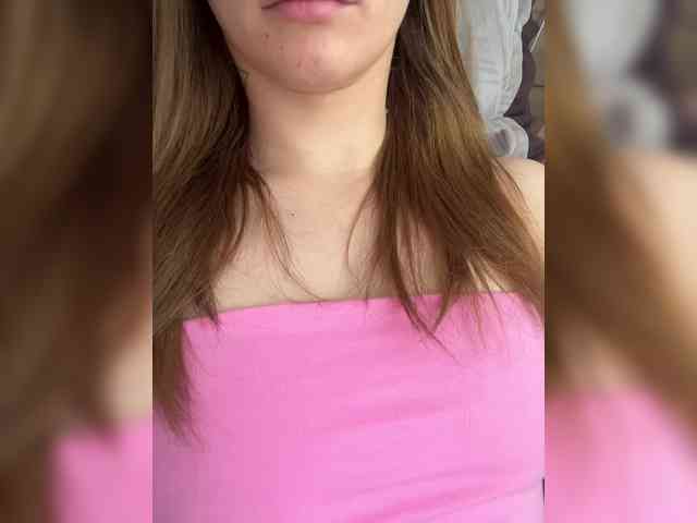 Kira5687 webcam