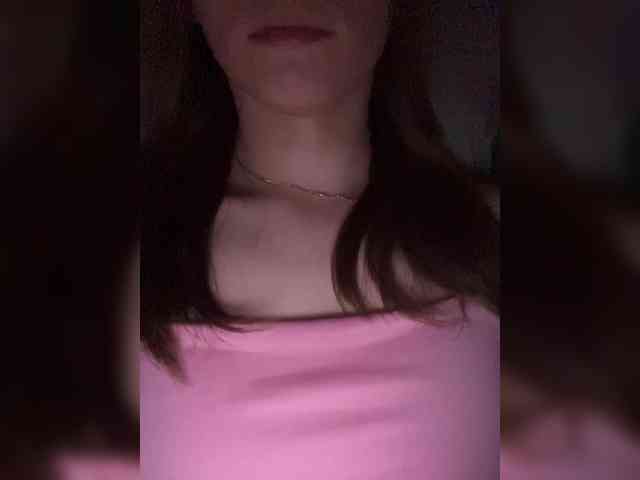 Kira5687 webcam