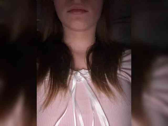 Kira5687 webcam