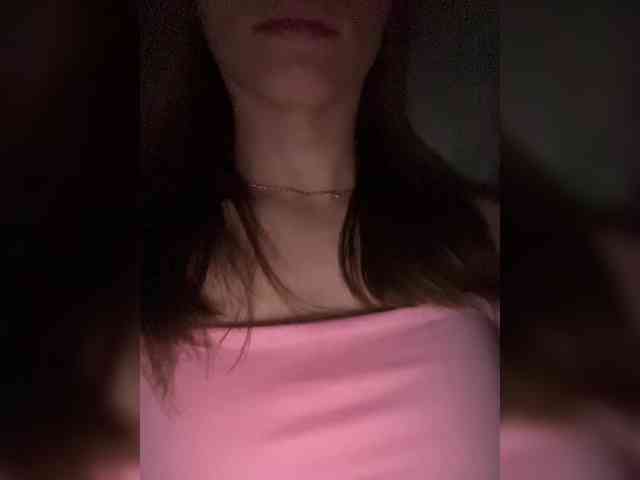 Kira5687 webcam