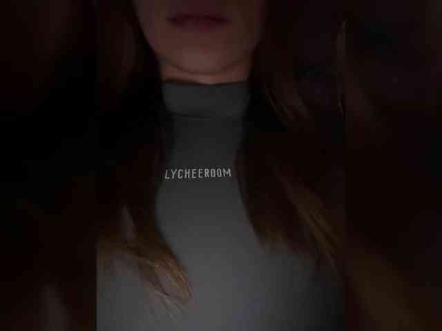 Kira5687 webcam