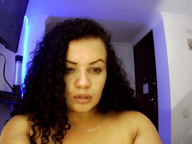 Samyhota's BongaCams show and profile