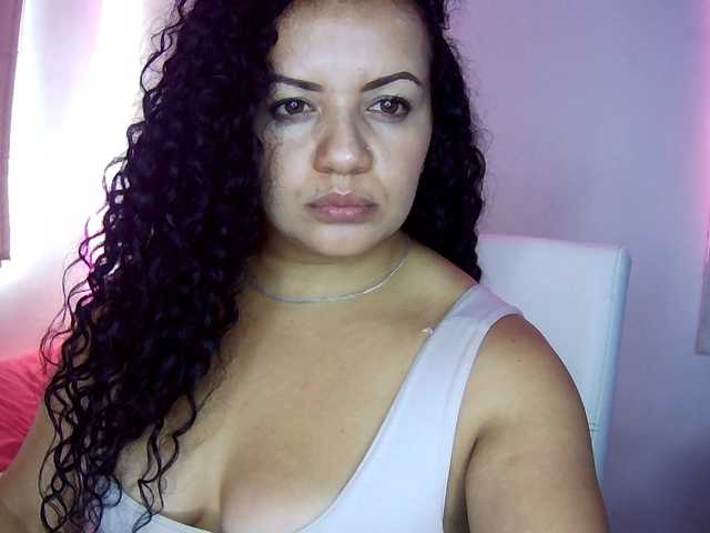 Samyhota webcam bongacams model stream image