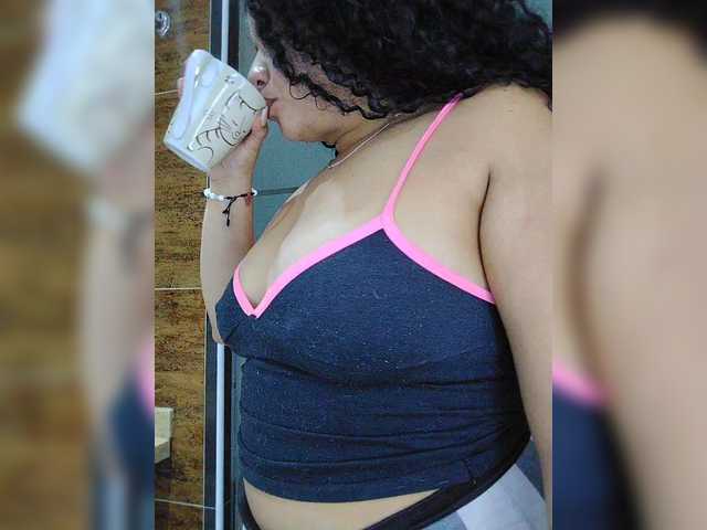 Samyhota's BongaCams show and profile