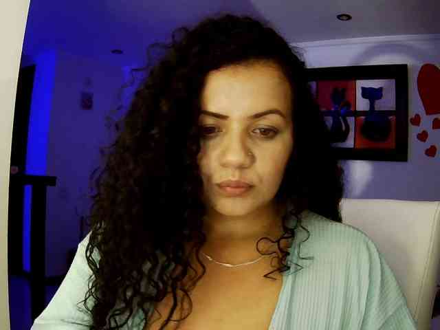 Samyhota Live Webcam on BongaCams