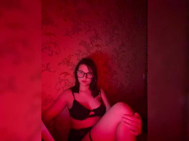 Kiszar live cam profile