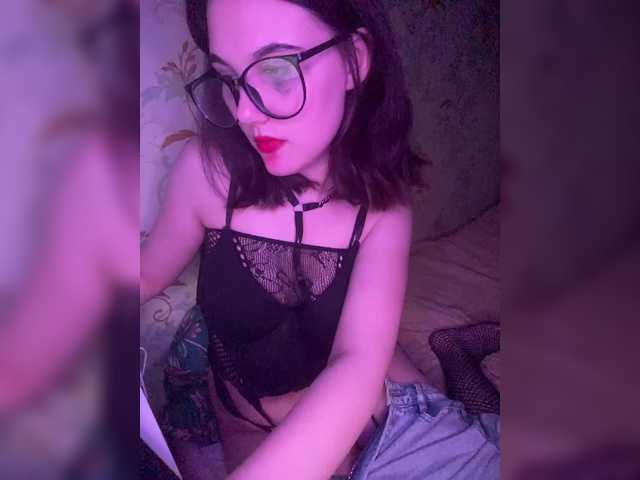 Kiszar's BongaCams show and profile