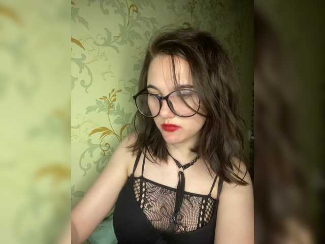 Kiszar's BongaCams show and profile