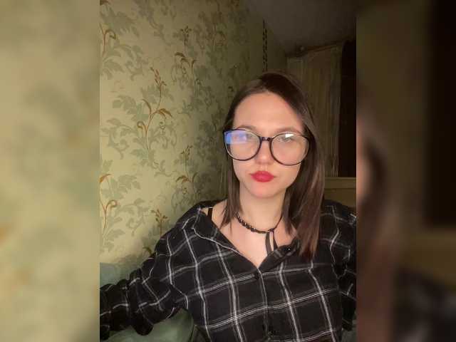 Kiszar's BongaCams show and profile