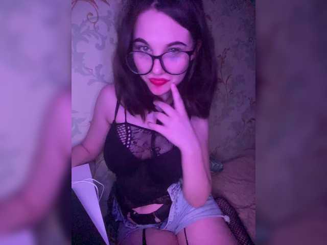 Kiszar's BongaCams show and profile