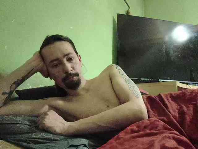 Revell093 Live Webcam on BongaCams