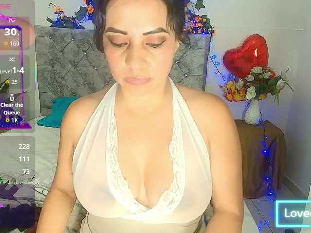 Naatashaa's BongaCams show and profile