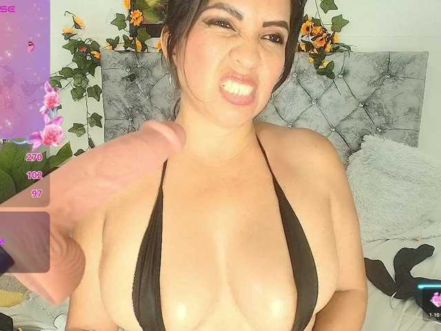 Naatashaa's BongaCams show and profile