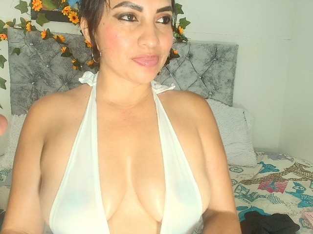 Naatashaa's BongaCams show and profile