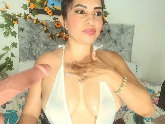 Naatashaa's BongaCams show and profile