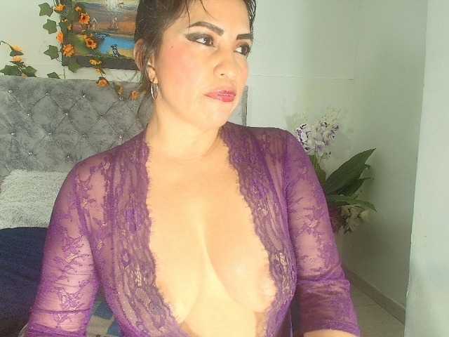 Naatashaa's BongaCams show and profile