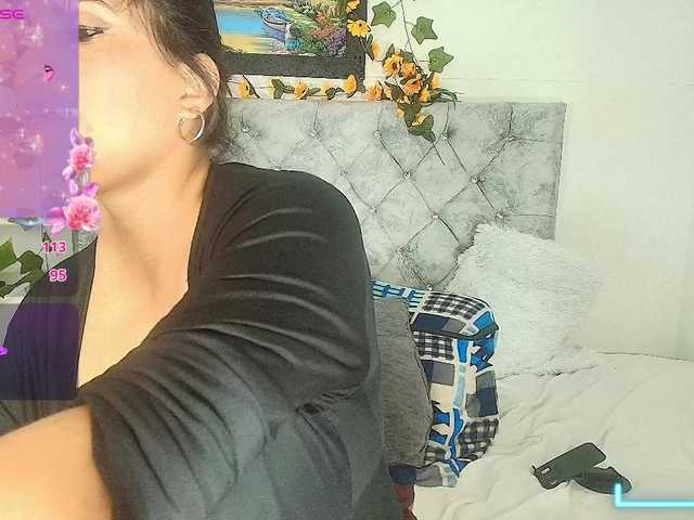 Naatashaa's BongaCams show and profile