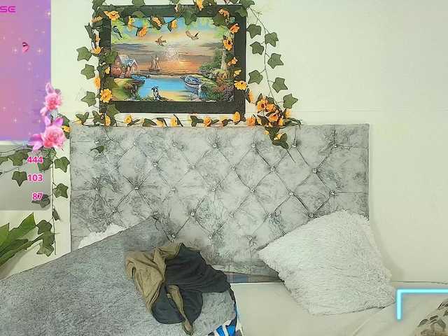 Naatashaa's BongaCams show and profile