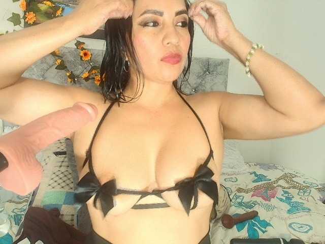 Naatashaa's BongaCams show and profile