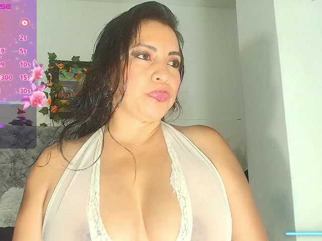 Naatashaa's BongaCams show and profile