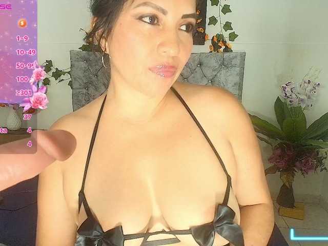 Naatashaa's BongaCams show and profile