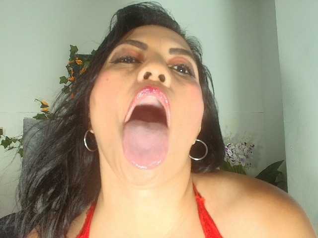 Naatashaa's BongaCams show and profile