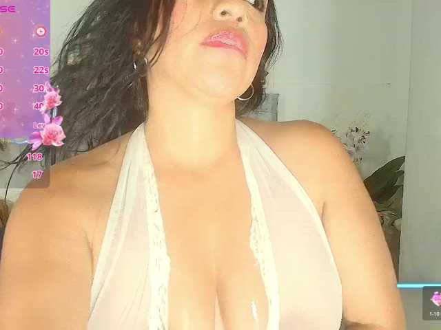 Naatashaa's BongaCams show and profile