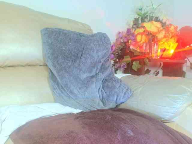 Naatashaa webcam