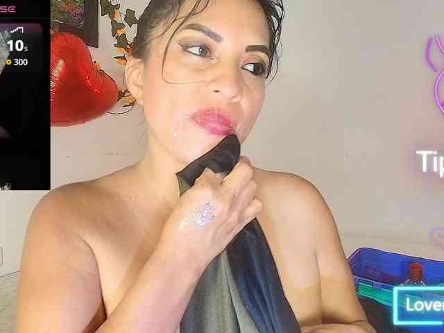 Naatashaa webcam