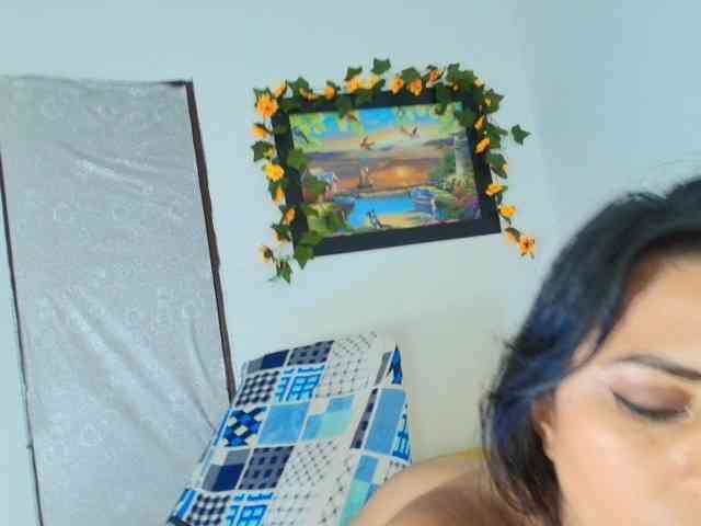 Naatashaa webcam
